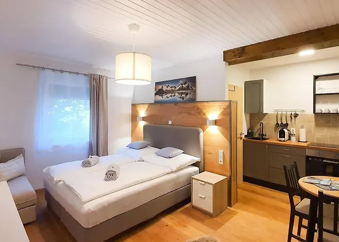 Tiny Kozma Apartment