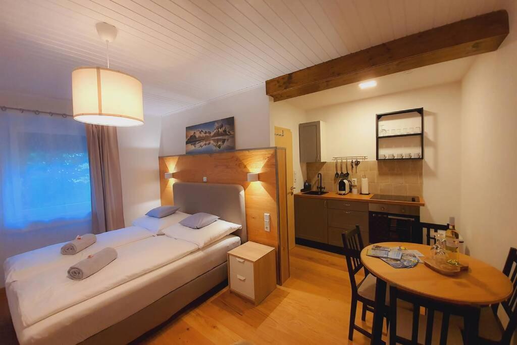 Tiny Kozma Apartment